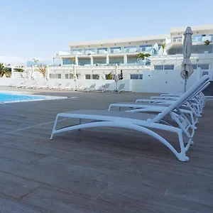 https://white-suite-deluxe.in-canary-islands.com