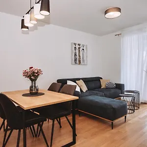 https://apartman-martina.hotelinzadar.com